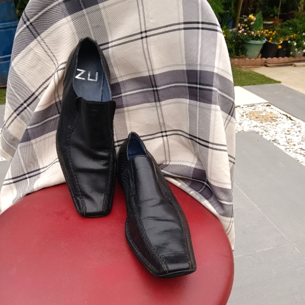 Men elegant dress up shoes